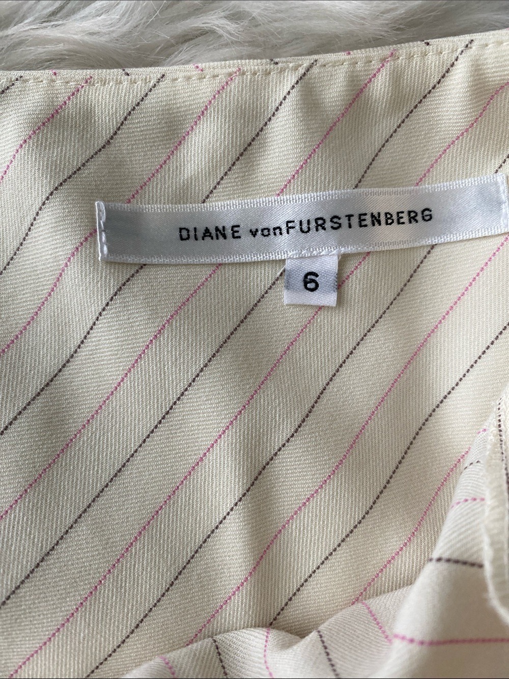 Diane Von furstenburg Cream Pleated Mini Skirt with Pink Buckle Straps - Picture 7 of 8